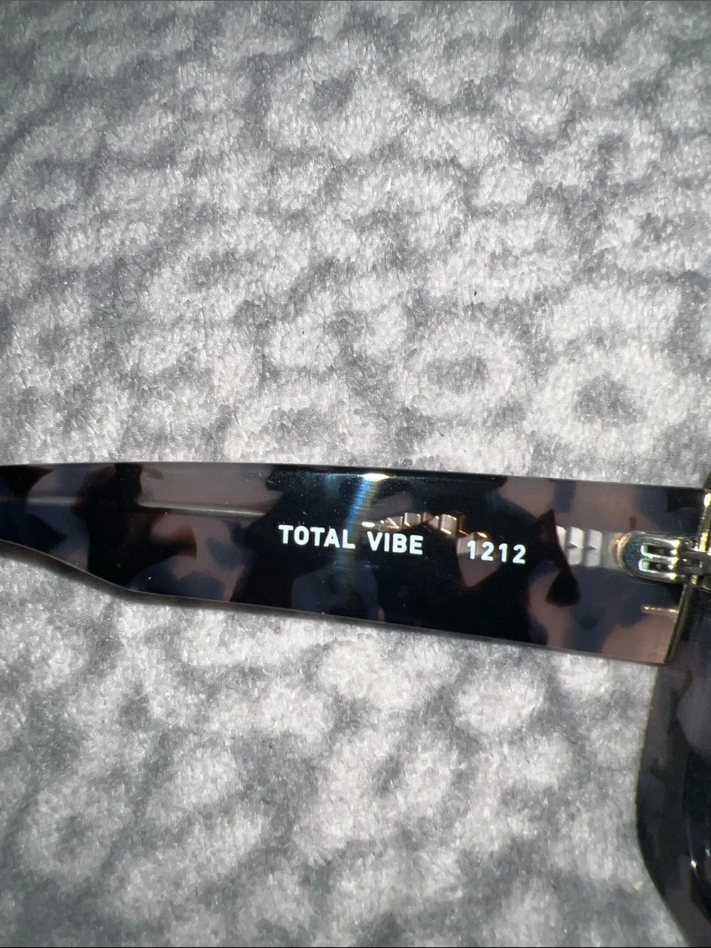 Quay Australia Women’s Milky Tortoise Smoke Total Vibe Sunglasses